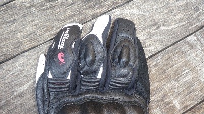 Gants été avec protections dessus des doigts