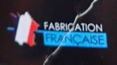 l' essai d'un produit dégraissant Unpass : le logo d'une fabrication française